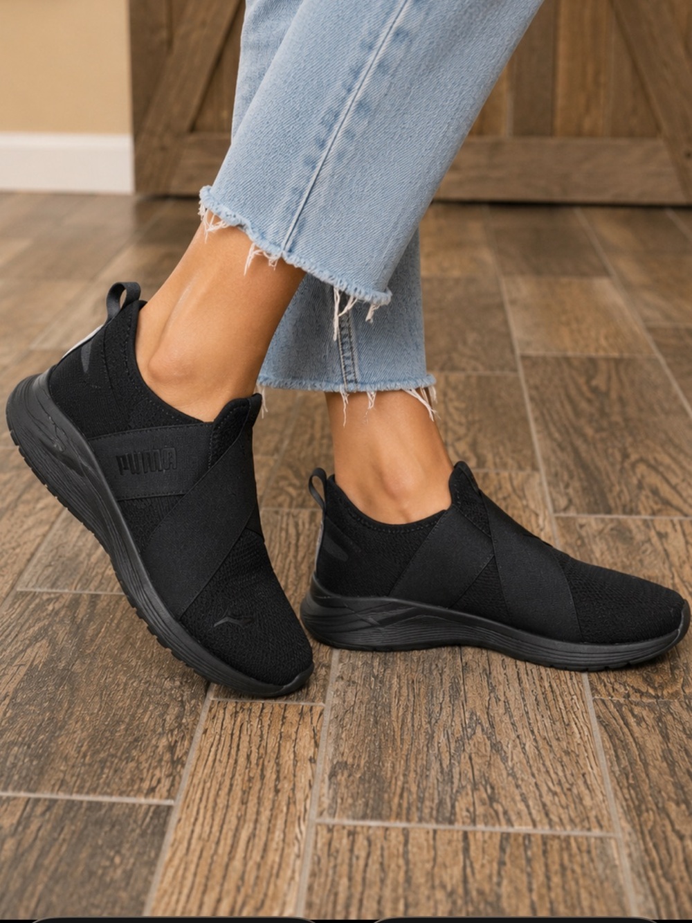 Puma WoMen’s Black Slip-On Cross-Strap Sneakers (worn once)